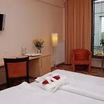 Otel Rhein-ruhr 4*